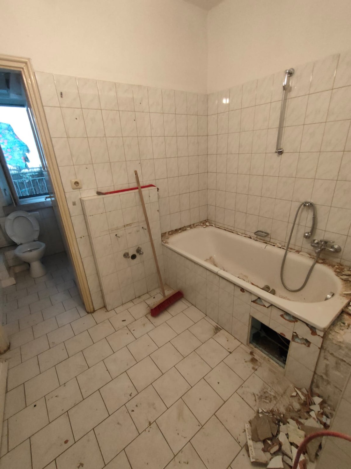 Badezimmer vor dem Rückbau